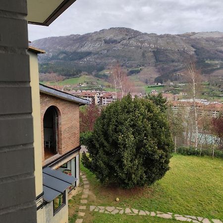 Abaraxka Hostel Disfruta La Via Verde Del Urola Hasta La Playa - Naturaleza Montanas Y Riqueza Cultural Azcoitia Exterior foto