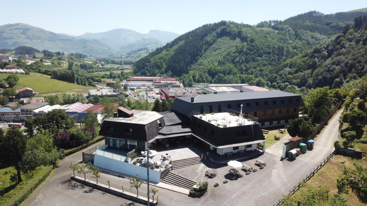 Abaraxka Hostel Disfruta La Via Verde Del Urola Hasta La Playa - Naturaleza Montanas Y Riqueza Cultural Azcoitia Exterior foto