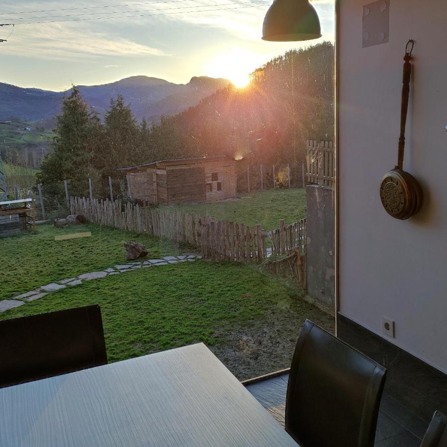 Abaraxka Hostel Disfruta La Via Verde Del Urola Hasta La Playa - Naturaleza Montanas Y Riqueza Cultural Azcoitia Exterior foto