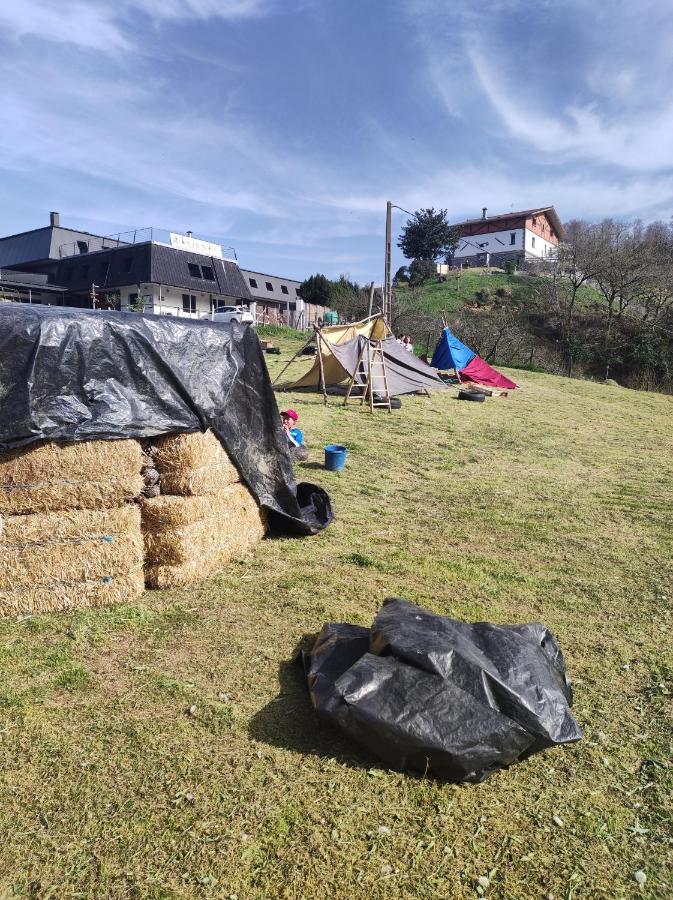Abaraxka Hostel Disfruta La Via Verde Del Urola Hasta La Playa - Naturaleza Montanas Y Riqueza Cultural Azcoitia Exterior foto